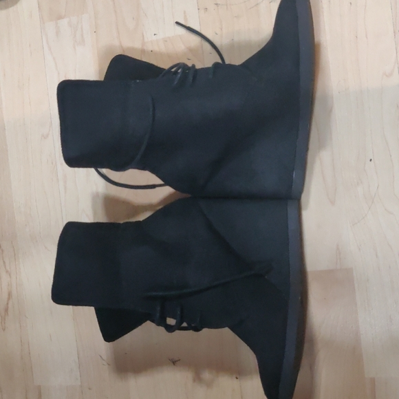 Mossimo black suede wedge boots SZ 5.5 - Picture 2 of 3